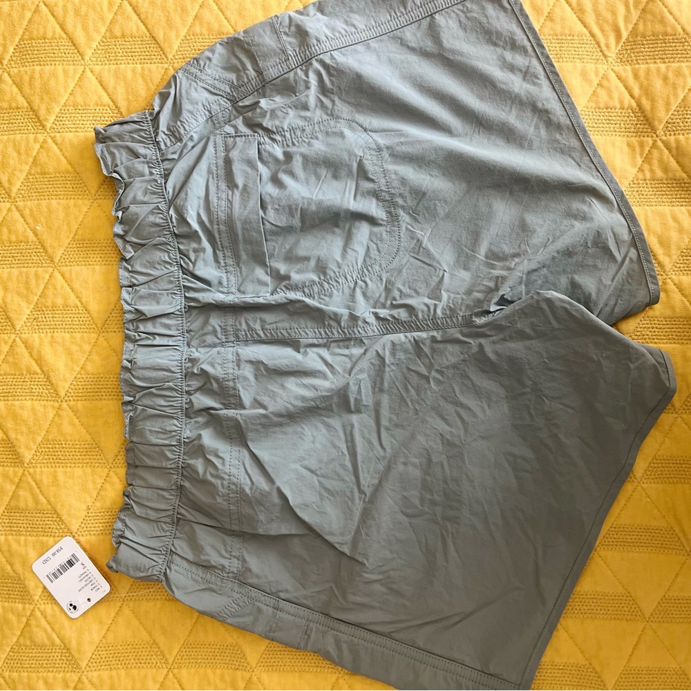 Free People FP Movement In The Wild Short Greyed Olive NWT - Picture 10 of 10